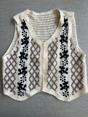 Cream Knit Button-Front Floral Appliqué Vest